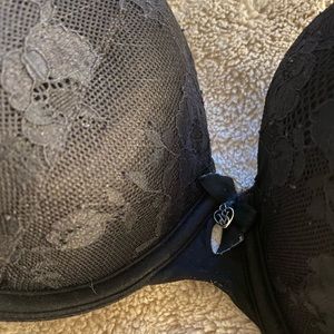 2 Victoria’s Secret Bra’s